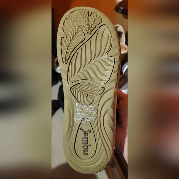 Jambu Women's Ruby Comfort Slingback Leather Tan Sandals Relax Foam Size 9 Wide - Picture 6 of 9